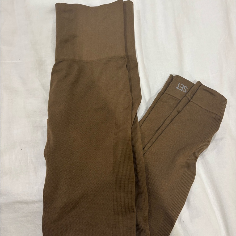 SET Active Brown Leggings